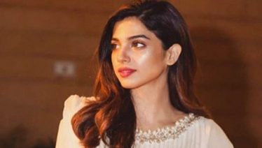 Pakistani actress sonia hussain